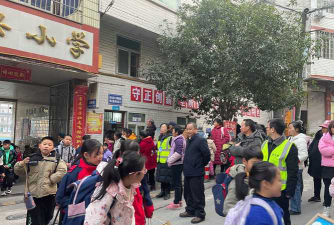 仪陇县日兴中学阅读区