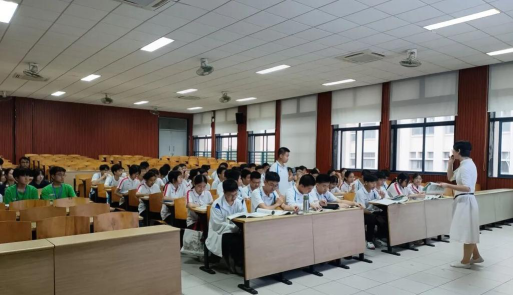 佛山市顺德区梁銶琚中学阅读区