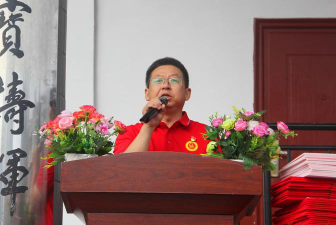 安化县梅城镇中学阅读区