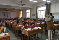 德庆县九市镇江尾教学点阅读区