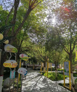 和静县第二小学阅读区