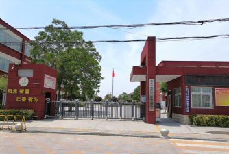 西仓乡中心小学阅读区