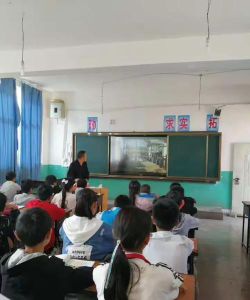 沾益县炎方一中阅读区