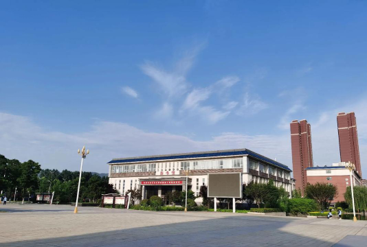 户县牧医职校阅读区