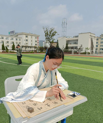 富源县大河乡第一中学阅读区