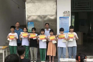德庆县凤村镇棠下教学点阅读区