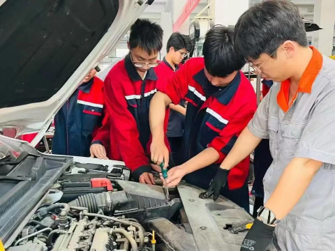 兰州汽修学校阅读区