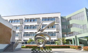 青浦区第二中学阅读区