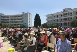 宜良县九乡民族中学阅读区