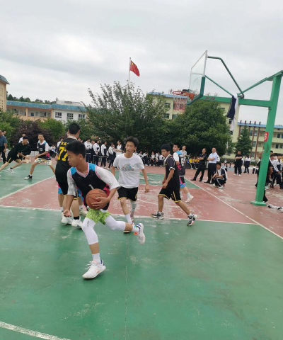 长寿县龙溪中学阅读区