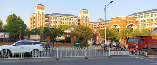 北京市门头沟区琉璃渠中学阅读区