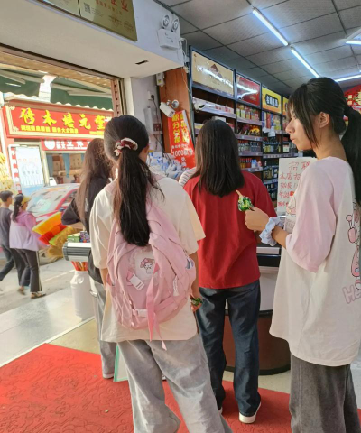 连平县隆街中学阅读区