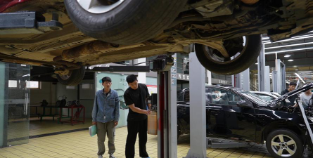 上海汽修学校阅读区