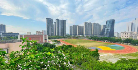 顺德市龙江镇龙山中学阅读区
