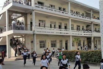 饶平县钱东第二中学阅读区