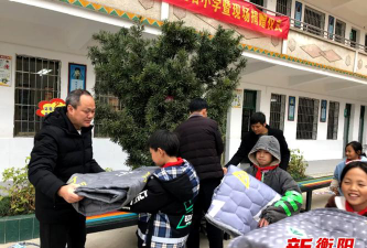 关市乡中心小学阅读区