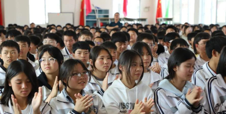 陆良县马街镇第三中学阅读区