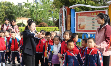 盘龙区龙泉育才学校阅读区