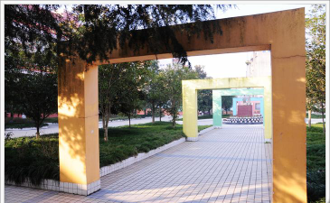 三台西平中学阅读区