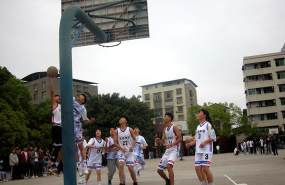 武胜飞龙中学阅读区