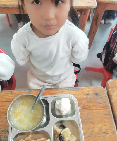 人和朱口幼儿园阅读区