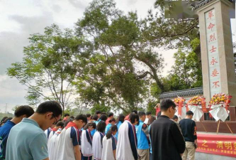 封开县长岗镇中心小学阅读区