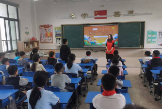 无锡市港下中心小学阅读区