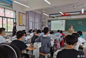 息县八里岔乡初级中学阅读区