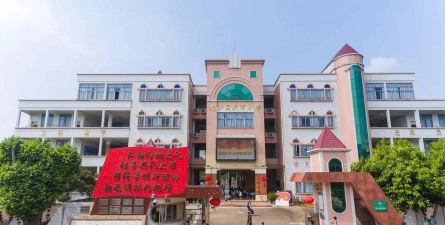 广州市番禺区岗城小学阅读区