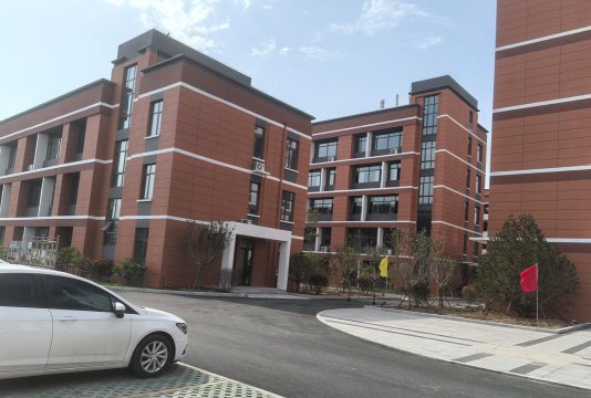 青岛房产学校阅读区