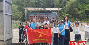岭坡乡中心完小阅读区