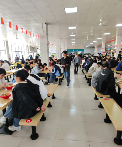 西宁护士学校阅读区