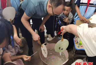 长江中心完小阅读区