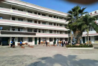 封开县平凤镇中心小学屋显教学点阅读区