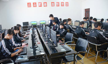 兴平职业教育中心阅读区