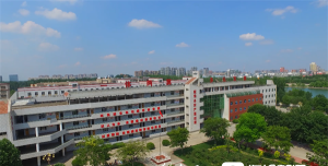 东阿县实验高中阅读区