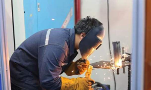 成都电焊机厂技工学校阅读区