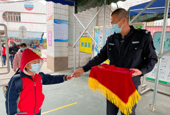 江门市蓬江区棠下镇周郡小学阅读区