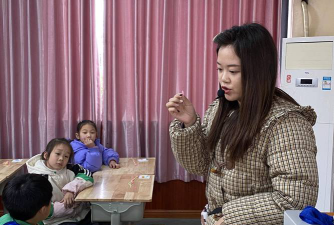 封开县金装镇万安小学阅读区