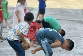 衡东县石湾镇塔水小学阅读区