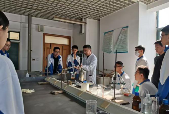 济宁市曲阜师范大学附属中学阅读区