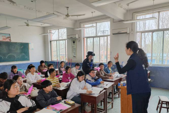 微山县鲁桥镇仲浅村幼儿园阅读区