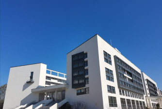 烟台理工学校阅读区