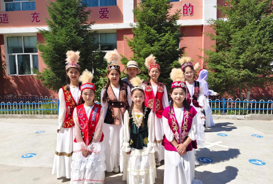 罕南力克镇都先巴扎中心学校阅读区