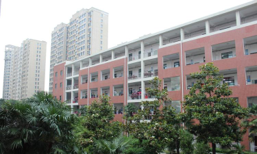 湖北襄阳东风中学阅读区