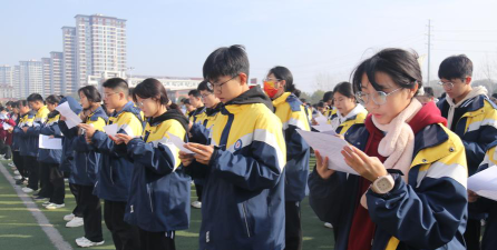 龙垭镇东风中学阅读区