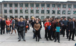 江口县双江镇民族中学阅读区