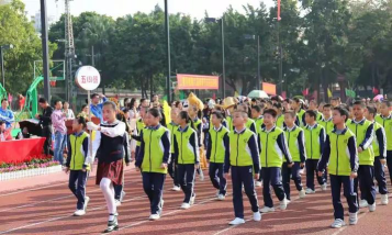 深圳市宝安区上寮学校初中部阅读区