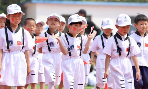 克山县铁路小学阅读区