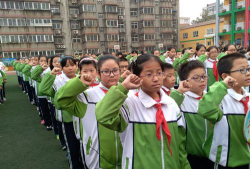 鹤岗市黎明小学阅读区